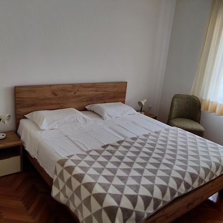 Apartments Vili ウマグ エクステリア 写真