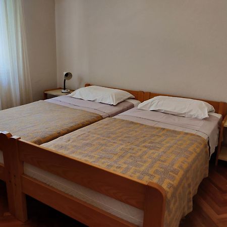 Apartments Vili ウマグ エクステリア 写真