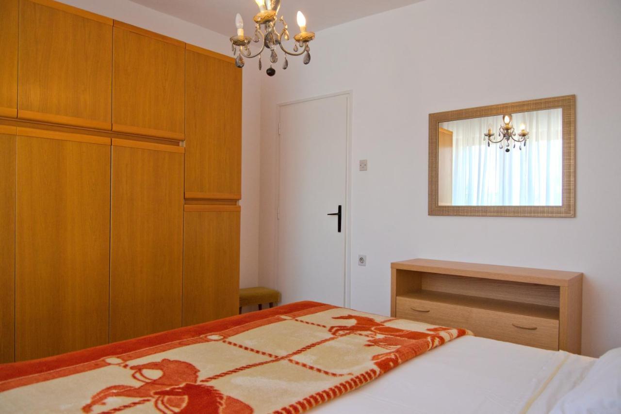 Apartments Vili ウマグ エクステリア 写真