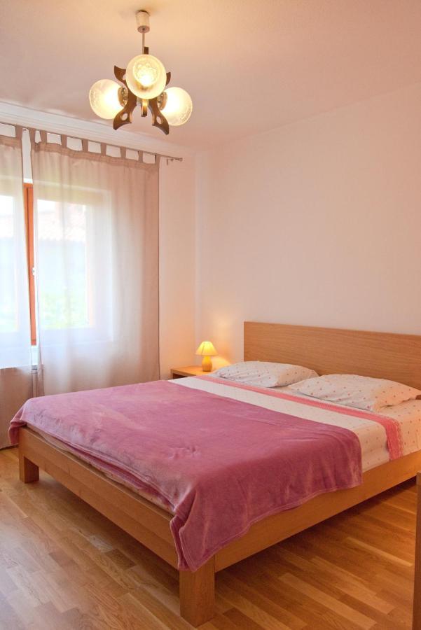 Apartments Vili ウマグ エクステリア 写真