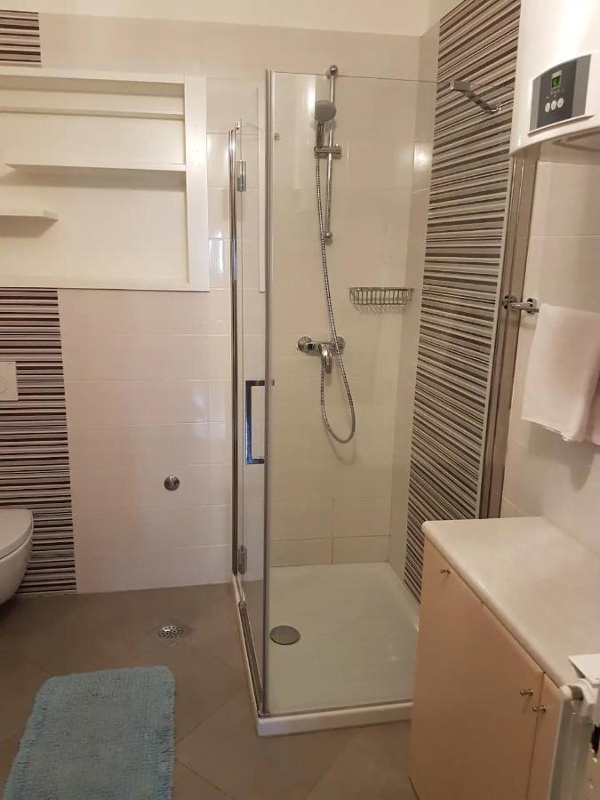 Apartments Vili ウマグ エクステリア 写真