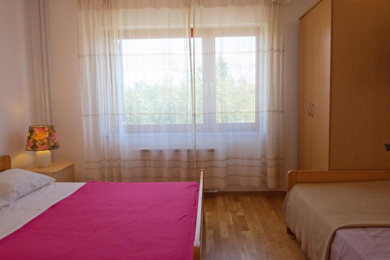 Apartments Vili ウマグ エクステリア 写真