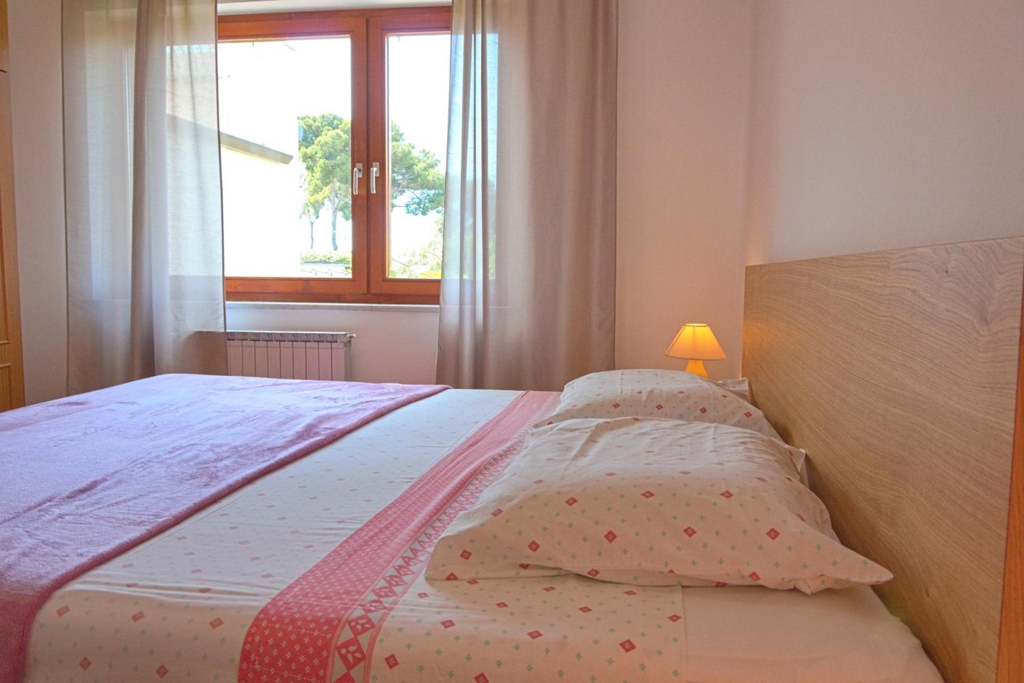 Apartments Vili ウマグ エクステリア 写真