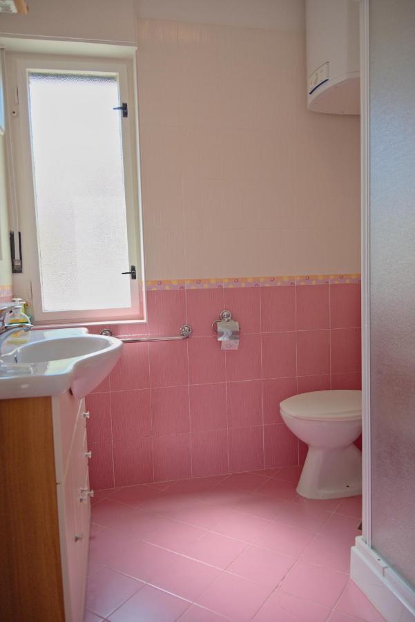 Apartments Vili ウマグ エクステリア 写真