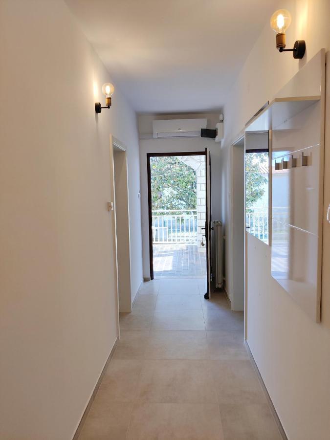 Apartments Vili ウマグ エクステリア 写真