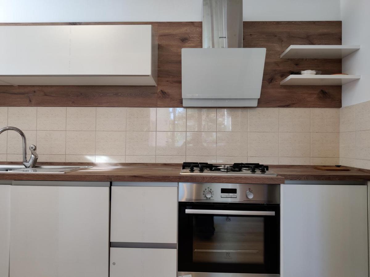 Apartments Vili ウマグ エクステリア 写真