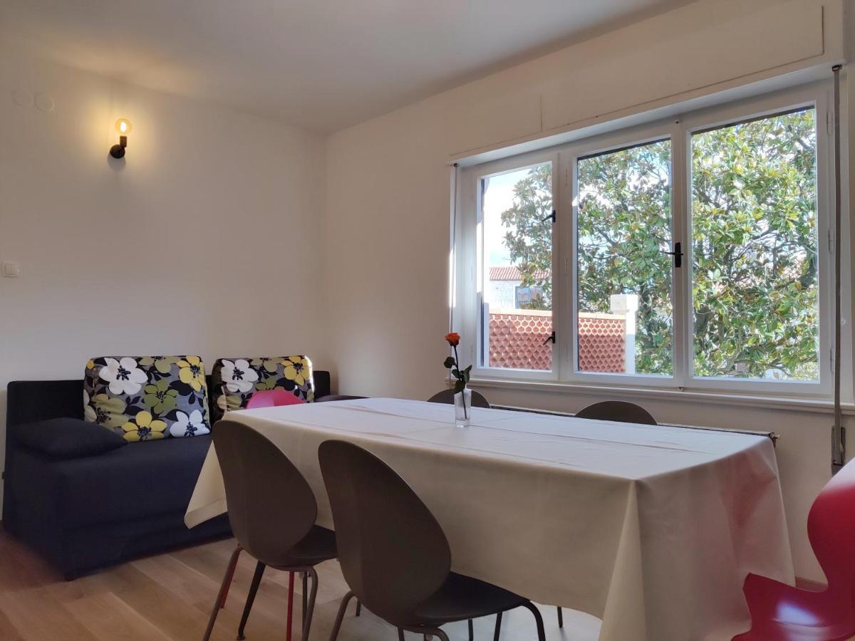 Apartments Vili ウマグ エクステリア 写真